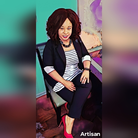 Meet your Posher, Stay Classy Chic (pronounced “sheek”, not chick) 😉 - Picture 5 of 17